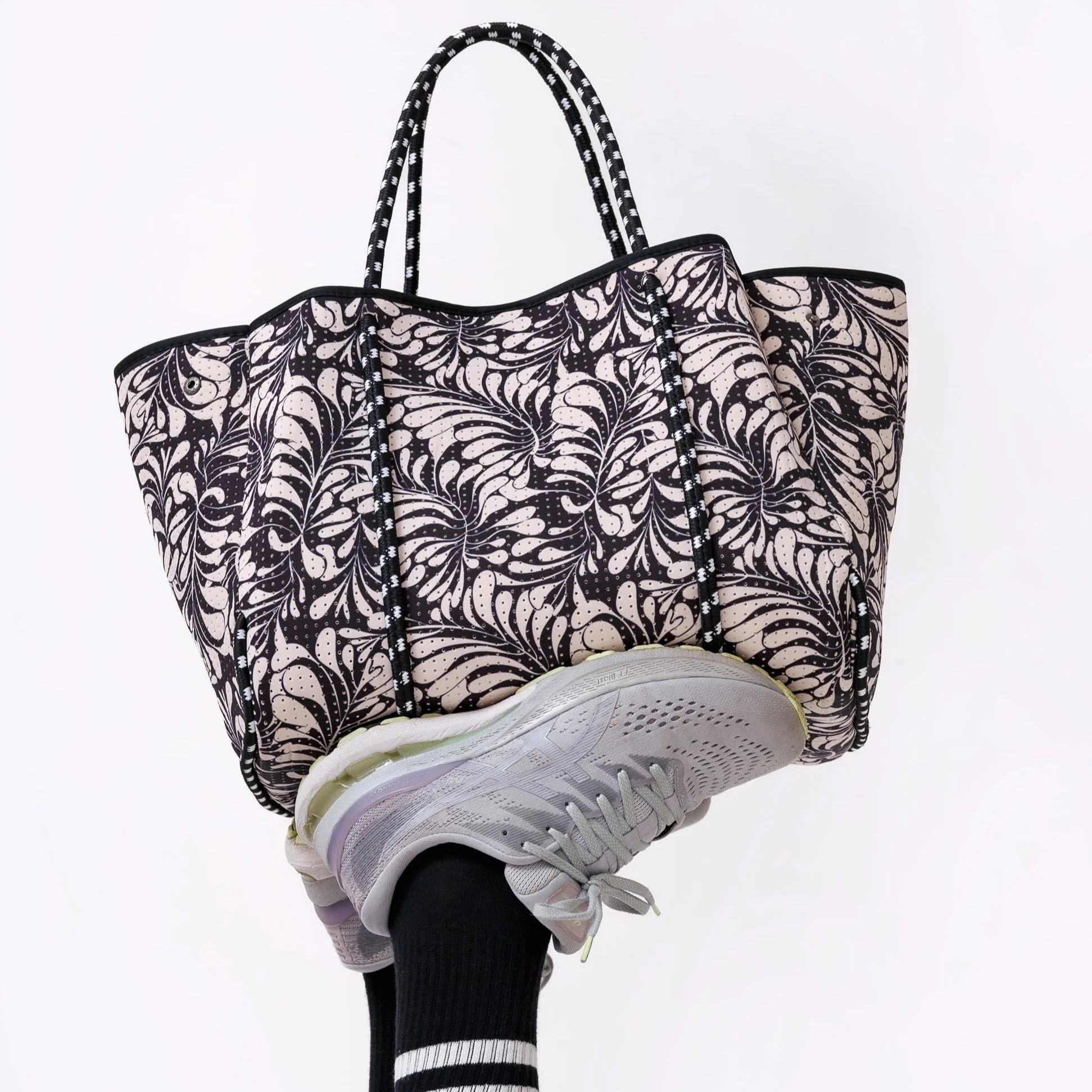 EVERYDAY TOTE PALM DREAMS BLACK - Image 5