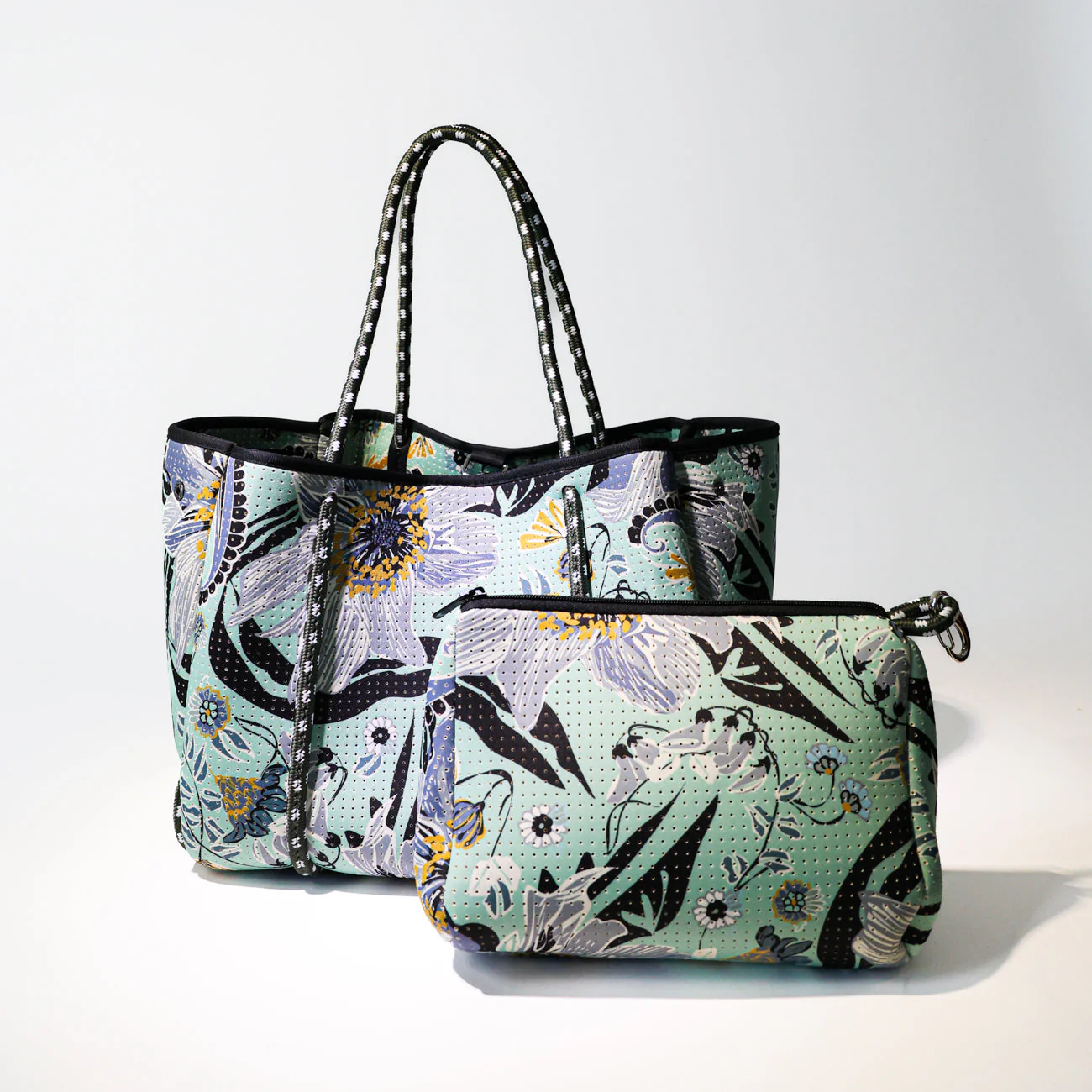 ESSENTIAL POUCH BLOSSOM MINT - Image 3